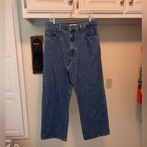 *LAST CALL* Levi’s high waist straight leg jeans size 31 EUC